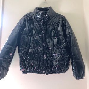 Shiny cropped puffer coat
